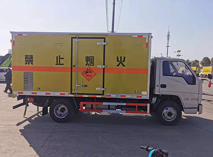 浦口爆破器材运输车工人安全操作规范与智能技术保障