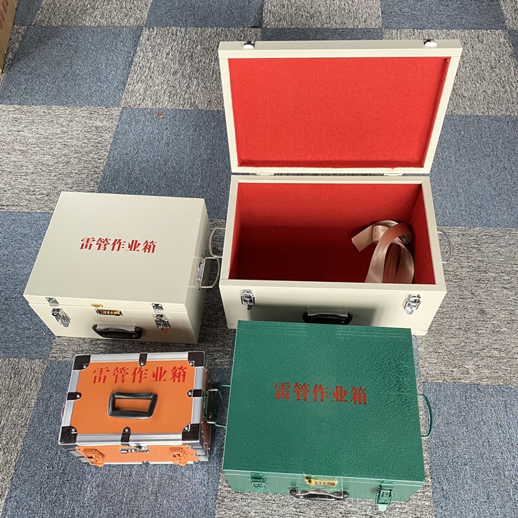 浦口爆破工程作业箱如何选择？玻璃钢与传统材质的全面对比